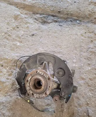 Citroen C4 Grand Picasso Front wheel hub
