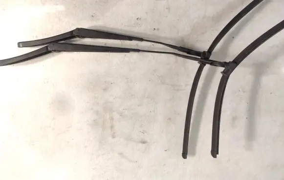 BMW X3 F25 Headlight wiper arm set 7213272 7213271