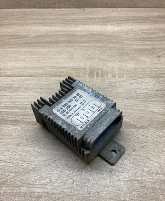 Mercedes-Benz A W168 Coolant fan relay A0255453232