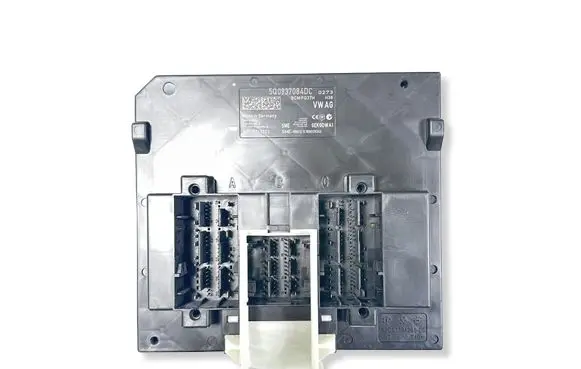 Audi A3 S3 8V Comfort/convenience module 5Q0937084DC A2C15769703