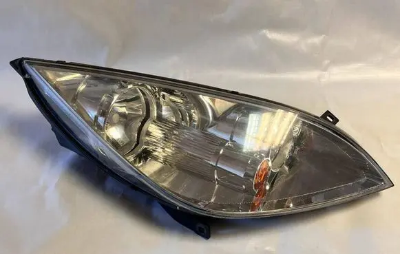 Mitsubishi Colt Headlight/headlamp MR957354 0301208202