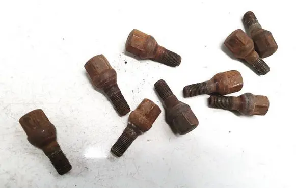 Peugeot 308 Nuts/bolts 
