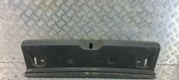Trunk/boot sill cover protection