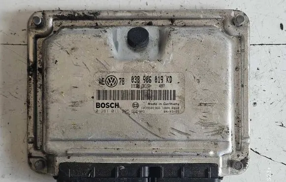 Volkswagen PASSAT B5.5 Engine control unit/module 038906019KD 1039S01966 0281011205