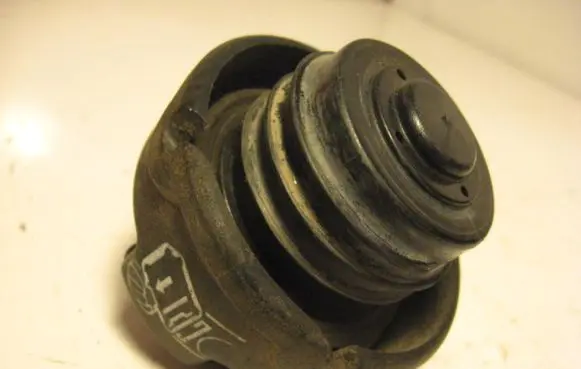 Volkswagen Golf III Fuel tank filler cap 