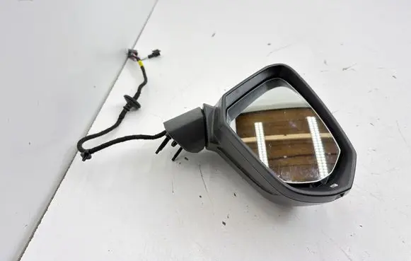 Audi Q2 - Front door electric wing mirror E1041444