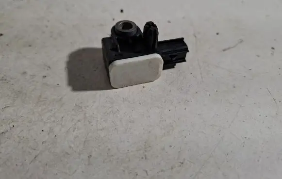 Volvo V60 Airbag deployment crash/impact sensor 31334336