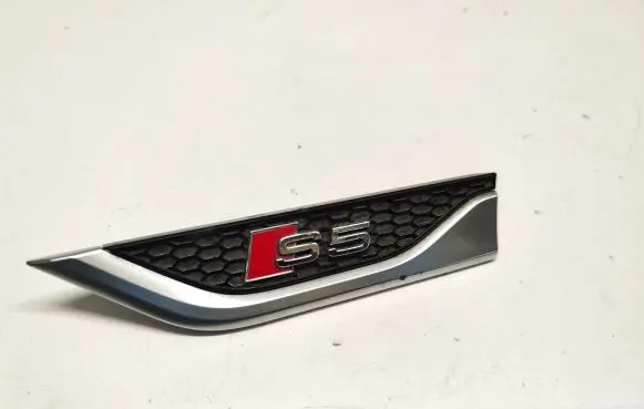 Audi A5 Fender model badge letters 8W6853601C
