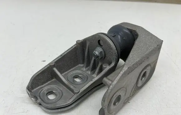 Mercedes-Benz E W214 Muffler mount bracket/holder A2064920800 A2544920500