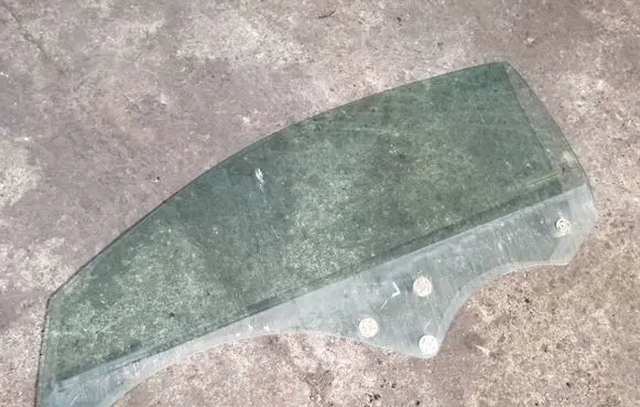 Toyota Solara Front door window/glass (coupe)