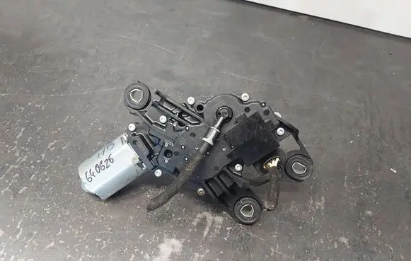 Volkswagen Golf V Rear window wiper motor 1K6955711C 0390201800