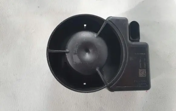 Tesla Model S Alarm system siren 101586000A