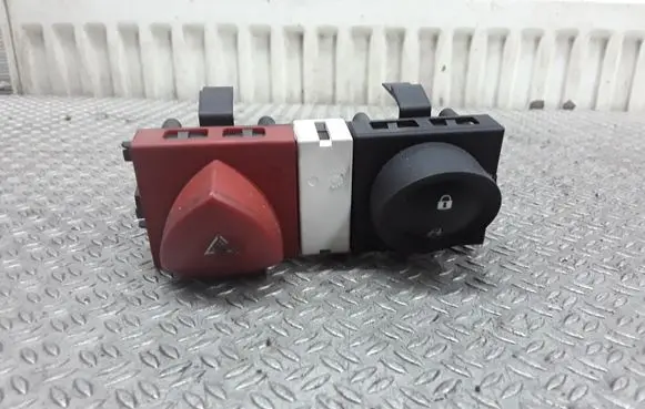 Renault Megane II Hazard light switch 8200095493 88040001