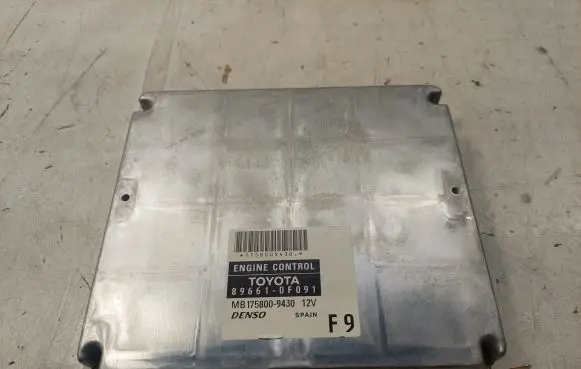 Toyota Corolla Verso AR10 Engine control unit/module 896610F091 MB1758009430