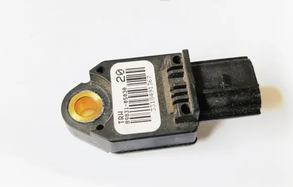 Toyota Avensis T270 Airbag deployment crash/impact sensor 8983105030