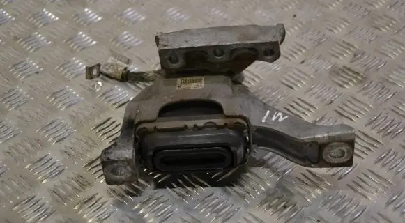 Mini Cooper Countryman R60 Engine mount bracket 6779805 686235