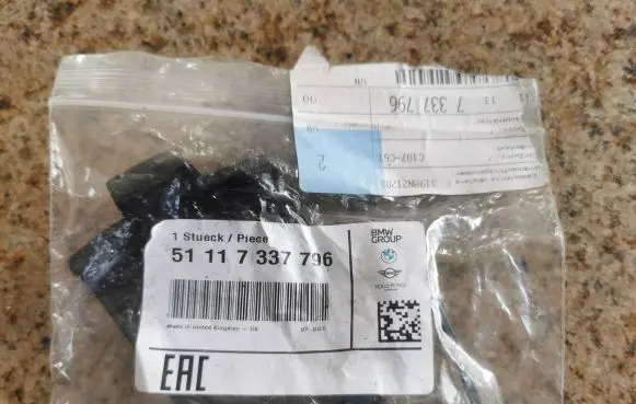 Mini One - Cooper F56 F55 Front tow hook cap/cover 7337796