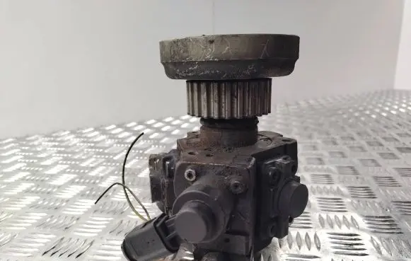 Audi A6 S6 C6 4F Fuel injection high pressure pump 059130755S 01001462587 0445010154