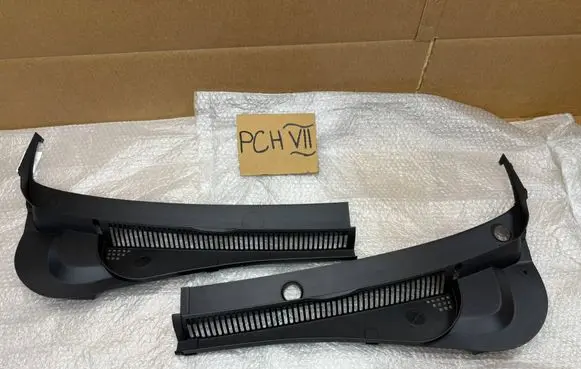 Volkswagen Polo VI Wiper trim 2G1819403 2G1819404
