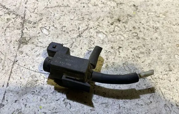 Volvo V70 Turbo solenoid valve 30611668 99T111 72224010