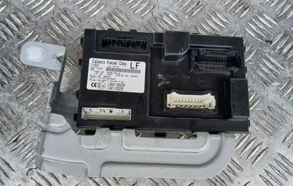 Nissan Leaf I (ZE0) Other control units/modules 284B13NL1A