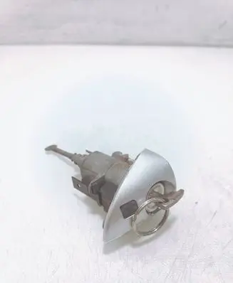 Mercedes-Benz E W211 Front door lock (next to the handle) 