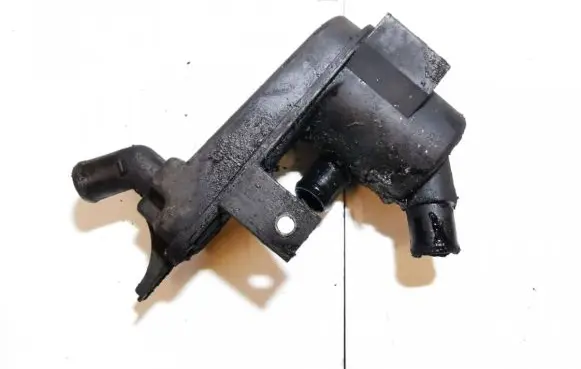 Ford Focus Breather/breather pipe/hose XS4Q6A785AB