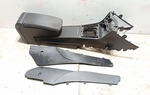 Volkswagen PASSAT B7 Armrest 3AB863241E 3C0858329H 3C1863046