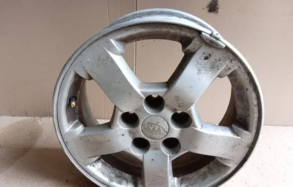 R16 alloy rim
