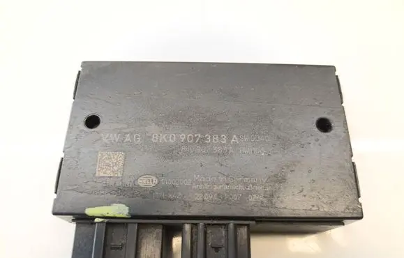 Audi A4 S4 B8 8K Tow bar trailer control unit/module 8K0907383A