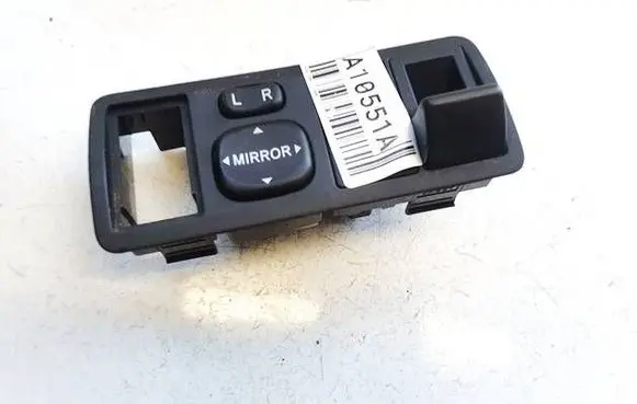 Toyota Corolla E120 E130 Wing mirror switch 183574