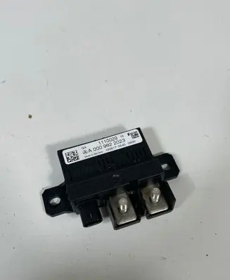 Mercedes-Benz GLC C253 Charging relay A0009822023