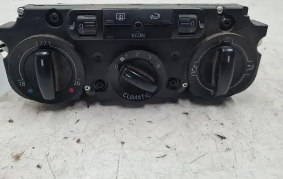 Volkswagen Touran I Climate control unit