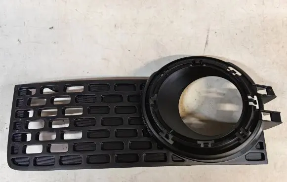 Suzuki Ignis Front bumper lower grill 71761-62R2