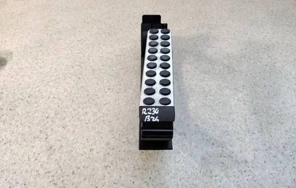 Accelerator throttle pedal