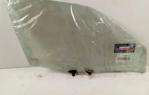 Nissan Primera Front door vent window glass four-door 6002RGNH5FDW