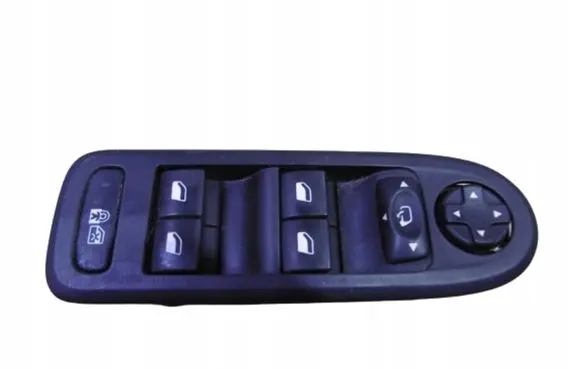Peugeot 508 Electric window control switch 98026370BK
