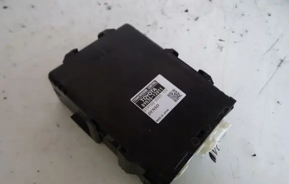 Toyota Auris E180 Gearbox control unit/module 8953512011
