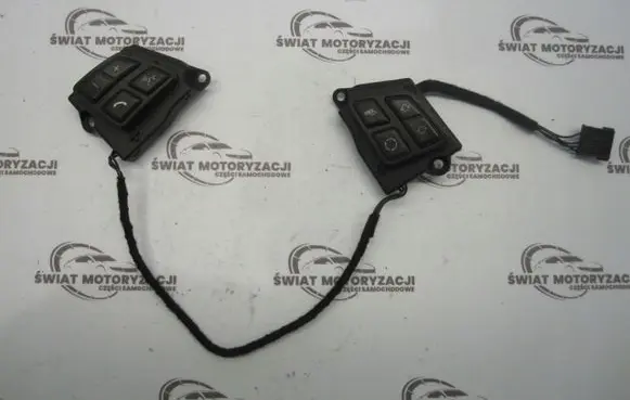 Steering wheel buttons/switches