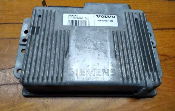 Volvo S40, V40 Engine control unit/module 308509970B