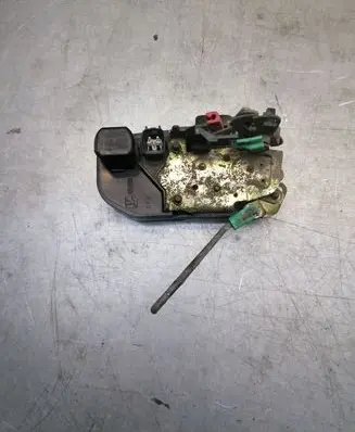Chrysler 300M Rear door lock