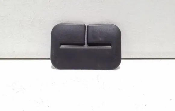 Nissan Juke I F15 Seat belt trim NF483N