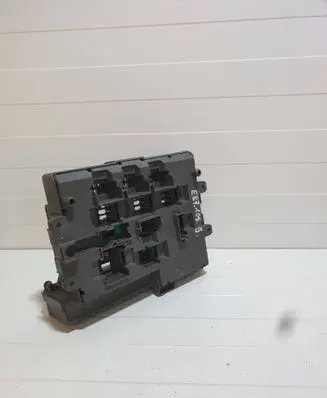 BMW 1 E81 E87 Fuse module 9119446 41362831