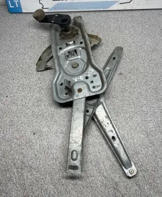BMW 5 E34 Rear door manual window regulator 51341944063