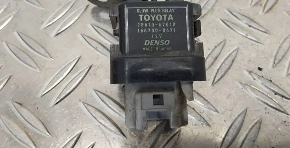 Toyota Avensis T270 Glow plug pre-heat relay 2861067010 1567000671