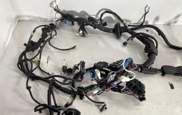 Toyota RAV 4 (XA50) Engine installation wiring loom