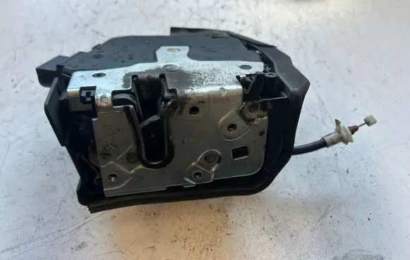 BMW X5 E53 Rear door lock 8402602