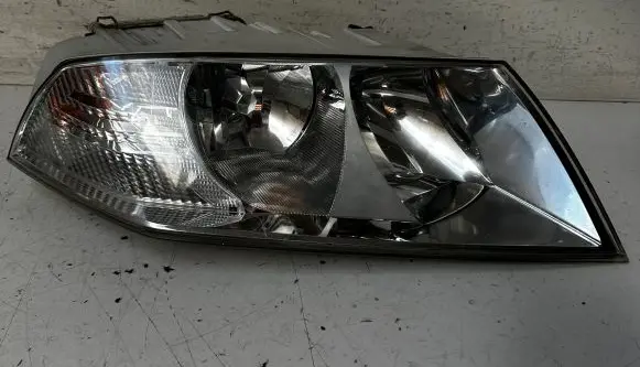 Skoda Octavia Mk2 (1Z) Headlight/headlamp