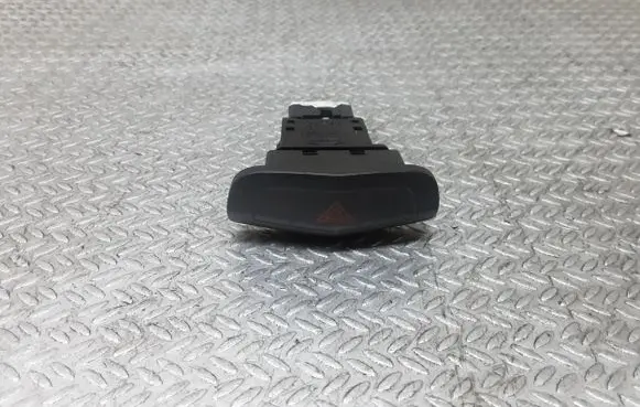 Nissan Primera Hazard light switch 06016