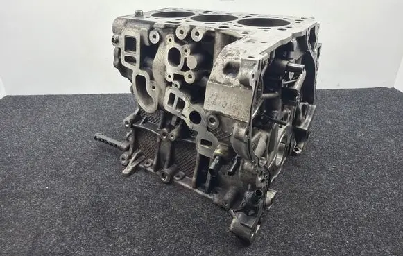 BMW 1 F20 F21 Engine block 8579312 B37D15A